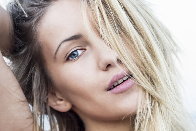 The Surprising Body Part a Facial Plastic Surgeon Says Droops Once You Hit Your 30s