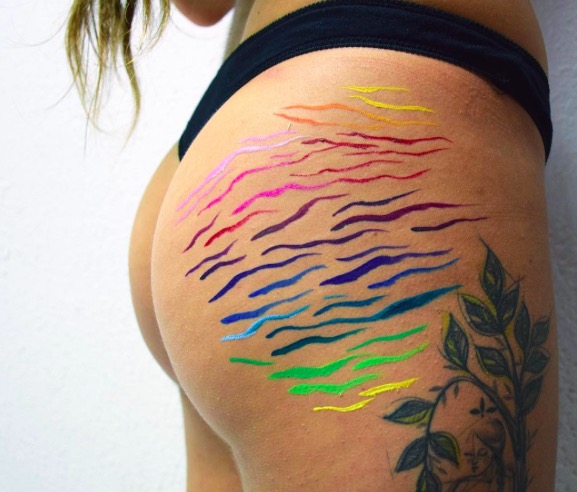 Rainbow Stretch Marks Are the Latest Way to Love Your "Flaws" Stretch Marks - Stretch Marks - Body - DailyBeauty - The Beauty Authority - NewBeauty - _